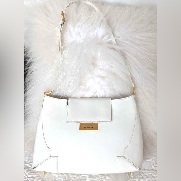 Vintage ST. JOHN Shoulder Handbag With Gold plaque. - Picture 2 of 10